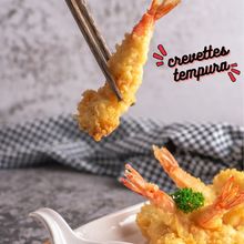 Mmmm les crevettes tempura ...🤤🍤
Vous aimez ?
Vous pouvez les retrouver soit en portion de 3 pièces avec une sauce aigre douce pimentée, soit dans notre crispy rolls , dans notre sushi burrito ou encore dans les nouilles sautées les yakisobas 

Alors lequel vous donne le plus envie ?
.
.
.
#couleursushi #crevettetempura #bassindarcachon #biganos #andernos #latestedebuch #japanstreetfood