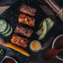 Les Aburis sushi vous les aimez ! Saumon, thon, avec ou sans cheese, laissez vous tenter par ce poisson mi cuit sur son canapé de riz !

Photo @jprabier_photographer_filmaker
.
.
.
#sushiforever #sushiaddict #bassindarcachon #couleursushi #latestedebuch #andernos #biganos #salmon #saumon #sushi