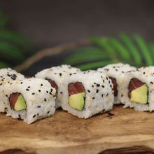 Le California rolls, une feuille d'algue, du riz et du sésame avec la garniture de votre choix
.
.
.
#couleursushi #sushiaddict
#sushiforever #californiarolls #bassindarcachon #latestedebuch #lateste #biganos #andernos #restaurantbassindarcachon #sushi